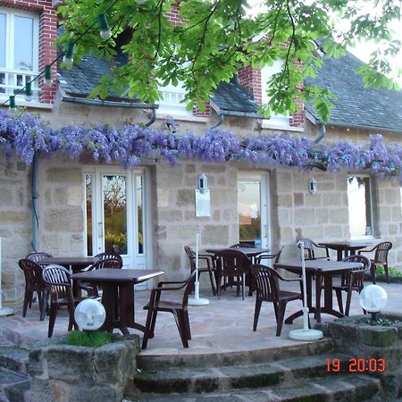 Hotel La Clef Des Champs Jugeals-Nazareth Esterno foto